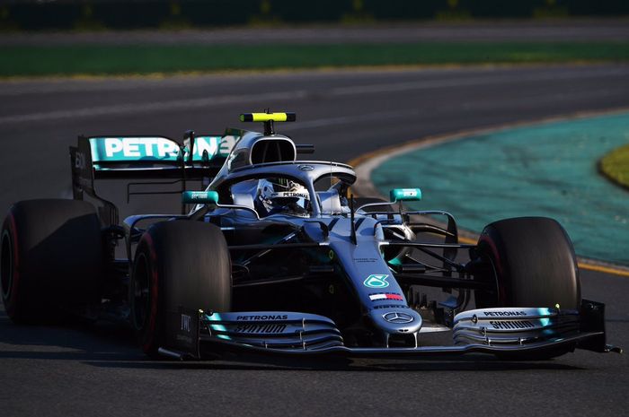 Pembalap Mercedes, Valtteri Bottas sukses meraih poin penuh di F1 Australia, Minggu (17/3/2019) usai mengalahkan rekan satu timnya, Lewis Hamilton.