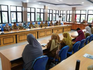 Wali Kota Palu, H. Hadianto Rasyid, Abidin saat membuka kegiatan kursus Bahasa Asing bagi ASN Pemkot Palu.