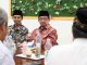 Ketua Majelis Syuro Partai Keadilan Sejahtera (PKS), Dr Salim Aljufri didampingi Ketua DPW PKS Sulteng, Muhammad Wahyuddin saat berdialog dengan tokoh masyarakat di Kota Palu.