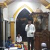 Kepala Dinas Pendidikan dan Kebudayaan Kabupaten Sigi, Anwar. S.Sos saat safari Ramadhan di mesjid Masjid Baiturrahim, Desa Kalukubula, Kecamatan Sigi Biromaru.