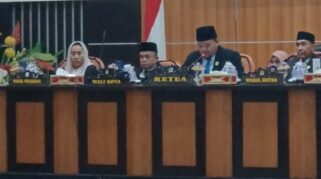 Ketua DPRD Kota Palu Rico.A.T.Djanggola, menyampaikan sambutan pada pembukaan rapat paripurna pidato Wali Kota Palu.