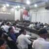 Ketua Tim Satuan Tugas Penyelesaian Konflik Agraria (Satgas Agraria), Eva Bande saat mengawal aspirasi rakyat dikantor Pemkab Poso.