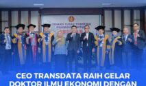 Dr. Ir. Ihksan, S.T., M.M foto bersama Gubernur Sulteng, Anwar Hafid, Prof. Dr. Amar, S.T., M.T., IPU., ASEAN Eng Wakil Gubernur Sulteng, Renny Lamadjido, Rektor Untad, beserta dosen penguji