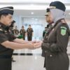 Penyerahan tongkat komando Kajari Donggala yang baru, oleh Plt. Kepala Kejaksaan Tinggi Sulawesi Tengah, Zullikar Tanjung, S.H., M.H, kepada Andi Renny Rummana, SH.,MH.