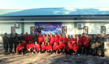 Foto Bersama Pengurus KADIN Kota Palu bersama Kasdim 1306/Kota Palu Mayor Inf Tomy Herijanto dan instruktur yang bakal menggembleng peserta retreat mini di markas Yonif 711/Raksatama.
