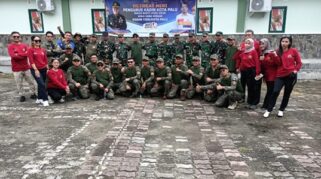 Foto Bersama : Pelatih, dan peserta Retreat Mini Kadin Kota Palu bersama Kodim 1306/Koa Palu.