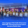 SMSI sukses gelar Konvensi Nasional 2025 di Jakarta bertema Sinergi Media Siber & Supremasi Hukum. Dihadiri pejabat Polri & Kejaksaan, acara juga berikan Anugerah Sahabat Pers & Pin Emas kepada tokoh nasional.