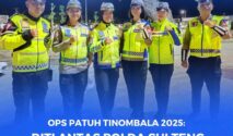 Tim Ditlantas Polda Sulteng saat bersosialisasi di Taman Patung Kuda Lasoso