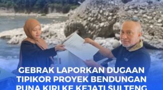 Ketum Presidium GEBRAK, Muhammad Rizky saat menyerahkan berkas laporan ke Kejati Sulteng