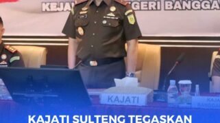 Kajati Sulteng Nuzul Rahmat saat melakukan briefing di Kajari Banggai