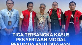 Ketiga tersangka ST, RBM, dan BA kenakan rompi pink jadi tahanan Kejari Palu.