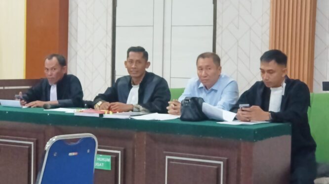 Kuasa Hukum Benny Chandra, saat sidang di PN Kls 1A Palu.