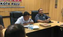 Anggota Koomisi C DPRD Kota Palu, Alfian Chaniago menghadiri terkait sistem OSS di Kantor Bappeda Palu. (FOTO: Robit)