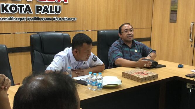Anggota Koomisi C DPRD Kota Palu, Alfian Chaniago menghadiri terkait sistem OSS di Kantor Bappeda Palu. (FOTO: Robit)