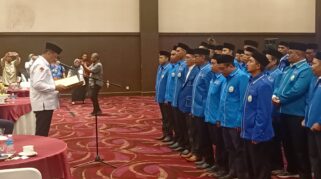 Dilantik- Kakanwil Kemenag Sulteng Junaidi melantik ketua dan pengurus APRI Sukteng, masa bakti 2025-2030