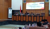 Rapat Paripurna DPRD Kota Palu membahas tiga Ranperda, pandangan Umum Fraksi-fraksi dan tanggapan Walikota Palu