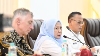 Wakil Gubernur Sulteng, Reny A Lamadjido bersama Duta Besar Jerman untuk Indonesia Ralf Beste di Kantor Gubernur Sulawesi Tengah, Rabu (26/8/2026)