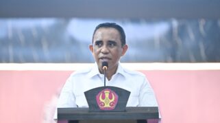 Gubernur Sulteng, Anwar Hafid.