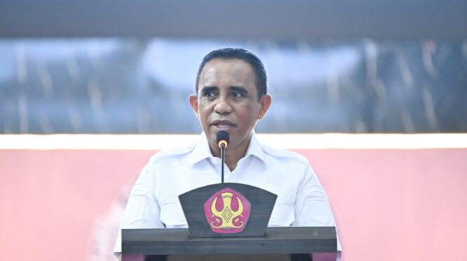 Gubernur Sulteng, Anwar Hafid.