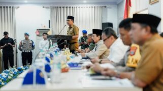 Gubernur Sulteng, Anwar Hafid memimpin rapat koordinasi penataan tata kelola pertambangan yang ramah lingkungan bersama seluruh unsur Forum Koordinasi Pimpinan Daerah Sulteng, di Ruang Rapat Polibu kantor gubernur, Senin (9/2/2026).