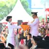 Gubernur Sulawesi Tengah Anwar Hafid bertindak sebagai Inspektur Upacara.