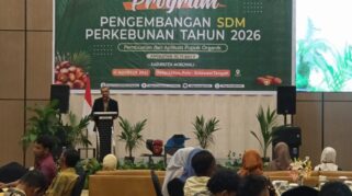 Kepala BBPP Batangkalu Jamaluddin Al Afgani, membuka kegiatan peningkatan pembuatan pupuk organik bagi masyarakat Morowali angkatan 1,2 dan 3. (Foto: Salam La'abu)