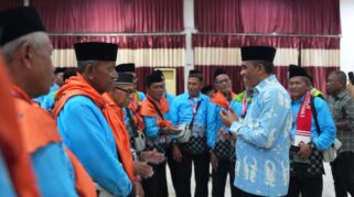 Sebanyak 1.751 jemaah haji asal Sulawesi Tengah mulai diberangkatkan secara bertahap ke Tanah Suci. Pelepasan dilakukan Gubernur Sulteng Anwar Hafid di Asrama Haji Palu, Kamis malam (7/5/2026)