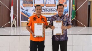 Penandatanganan Nota Kesepahaman (MoU) di Aula Kantor Bupati Tolitoli, Jumat (18/9/2026). MoU ditandatangani Kepala Kantor Pencarian dan Pertolongan Palu, Muh. Rizal, S.H., CAI., C.Mtr, bersama Bupati Tolitoli H. Amran Hi. Yahya.