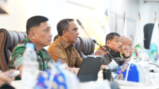 Gubernur Sulteng, Anwar Hafid Pimpin rapat bersama Forkopimda bahas antisipasi Karhutla.